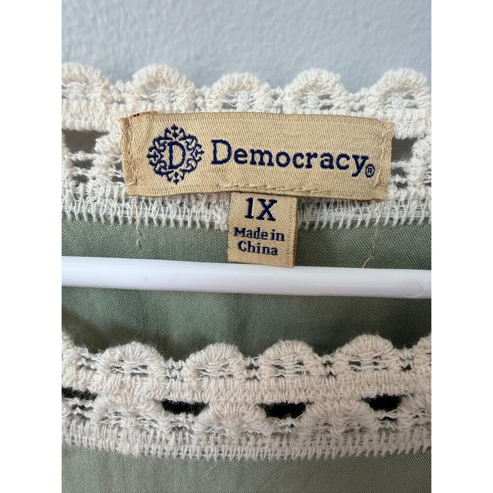 Democracy Sage Green Embroidered Lace Cold Shoulder Boho Blouse Plus Size 1X - Picture 4 of 11